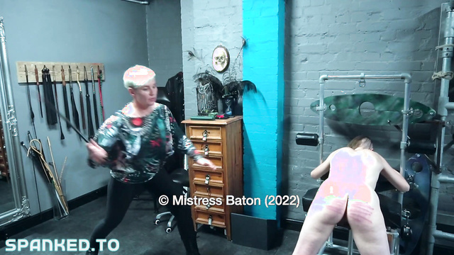 She Teased Her Friend Without Restraint, Turning Their Playful Rivalry Into a Dramatic Moment